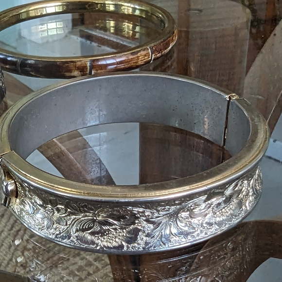 Vintage Bangles - Picture 4 of 7